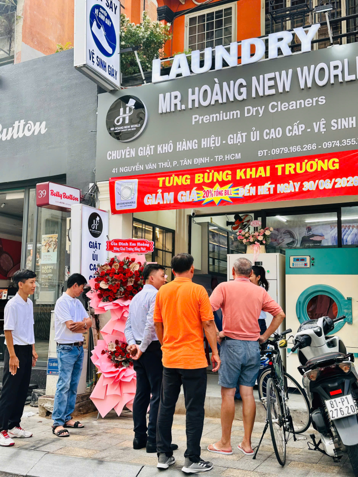 Cách Chăm Sóc Áo Khoác Dạ Cao Cấp: Bí Quyết Giữ Phom Dáng Phẳng Phiu