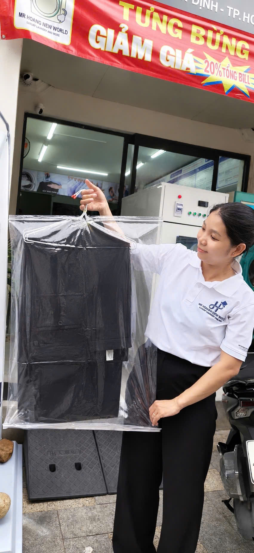 Chi tiết bề mặt vải len pha dệt chéo của quần âu